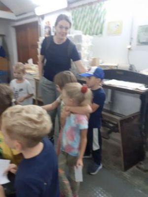 Návšteva papierničky v Prietrži