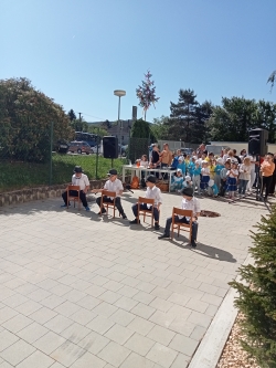 Slnečné dopoludnie Adonise