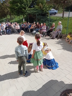 Slnečné dopoludnie Adonise