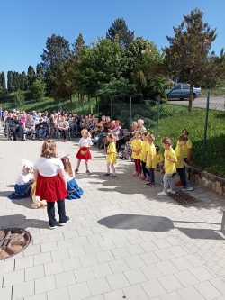 Slnečné dopoludnie Adonise