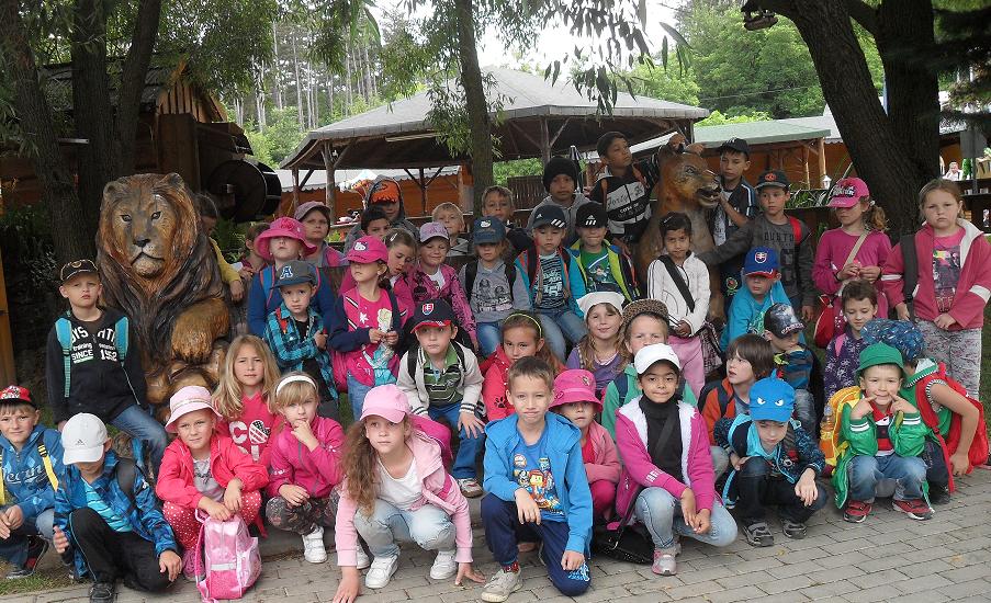 Výlet najmenších žiakov školy Výlet najmenších žiakov školy