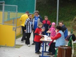 Futbal spájal generácie