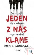 Karen M. McManusová: Jeden z nás klame